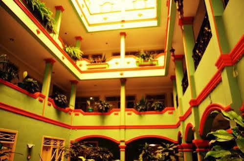 סראנג Mahadria Hotel מראה חיצוני תמונה